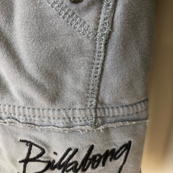 GENTLY WORN Billabong hoodie - Picture 4 of 5